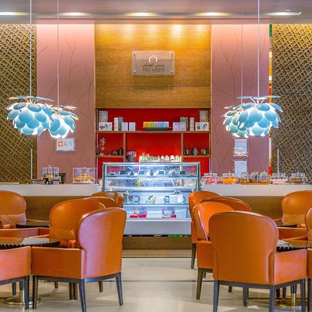 Four Points By Sheraton Аль-Айн Экстерьер фото The lounge at the airport