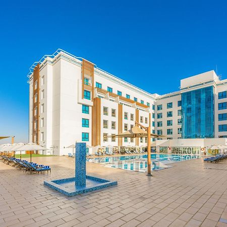 Four Points By Sheraton Аль-Айн Экстерьер фото The hotel's swimming pool