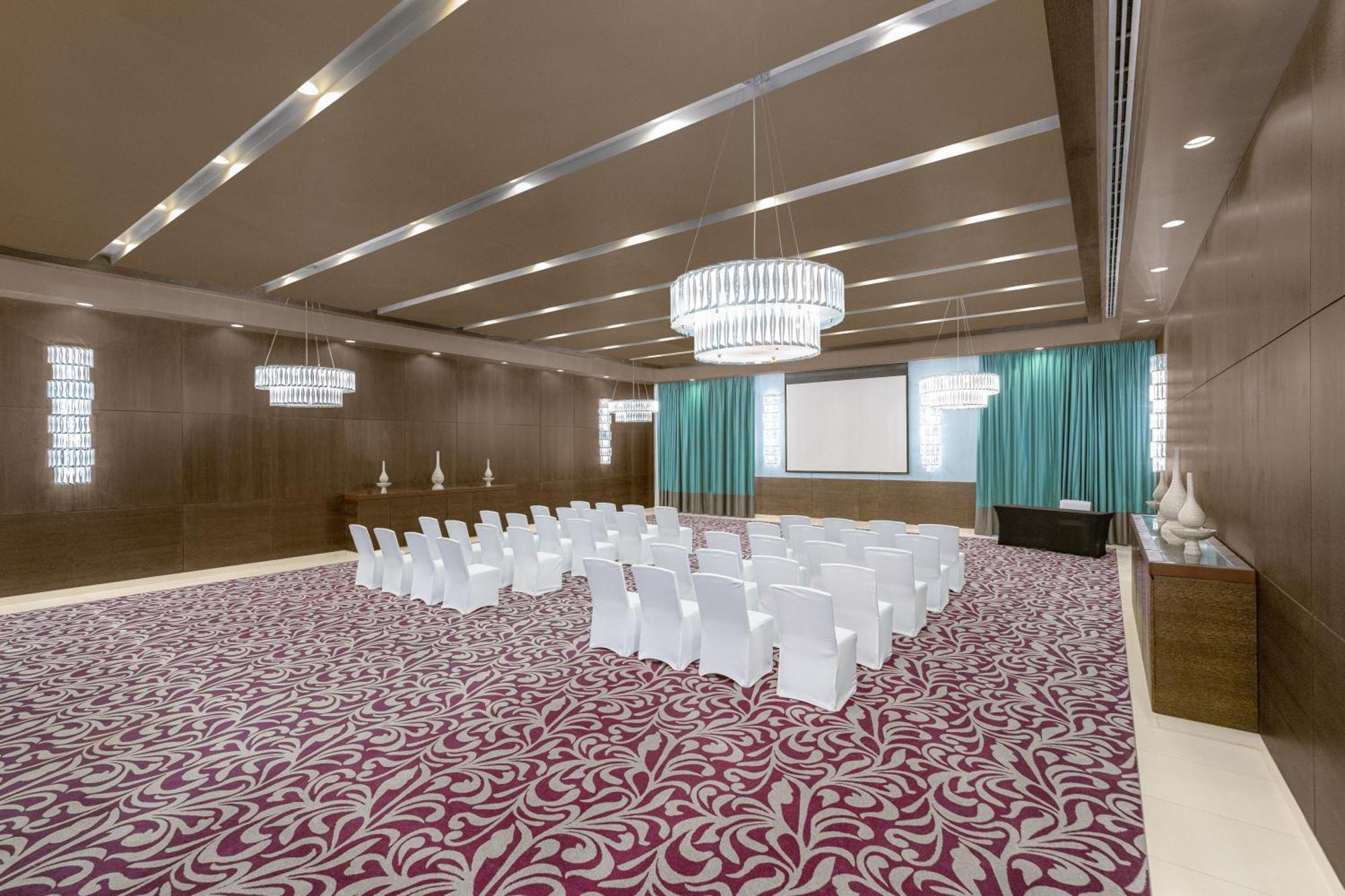 Four Points By Sheraton Аль-Айн Экстерьер фото The ballroom