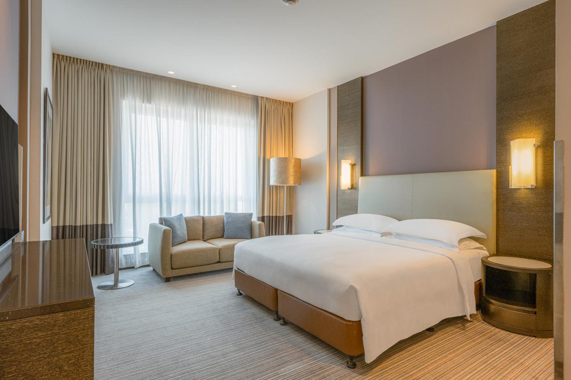 Four Points By Sheraton Аль-Айн Экстерьер фото Deluxe Room