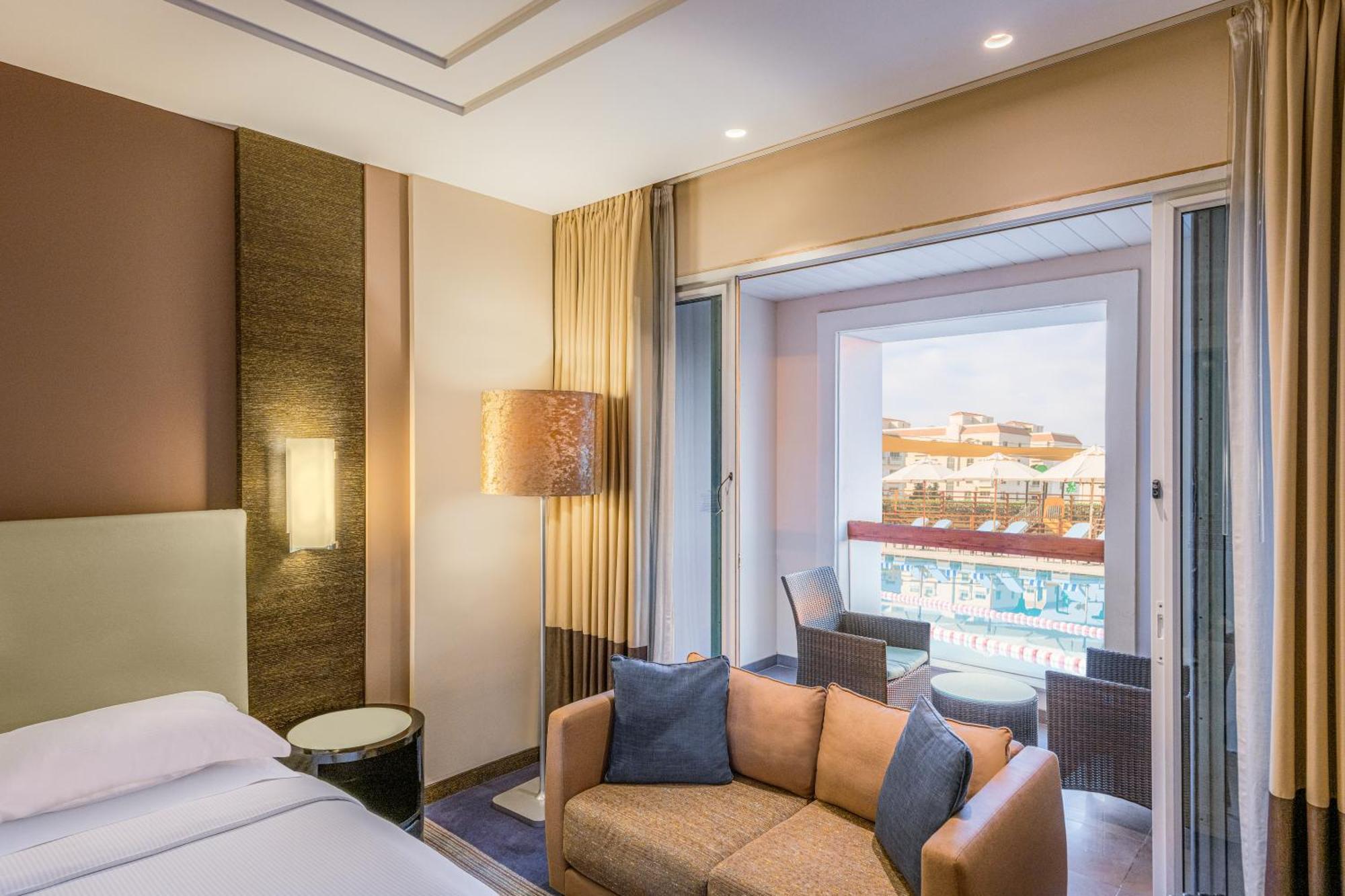 Four Points By Sheraton Аль-Айн Экстерьер фото Deluxe Room with Pool Access