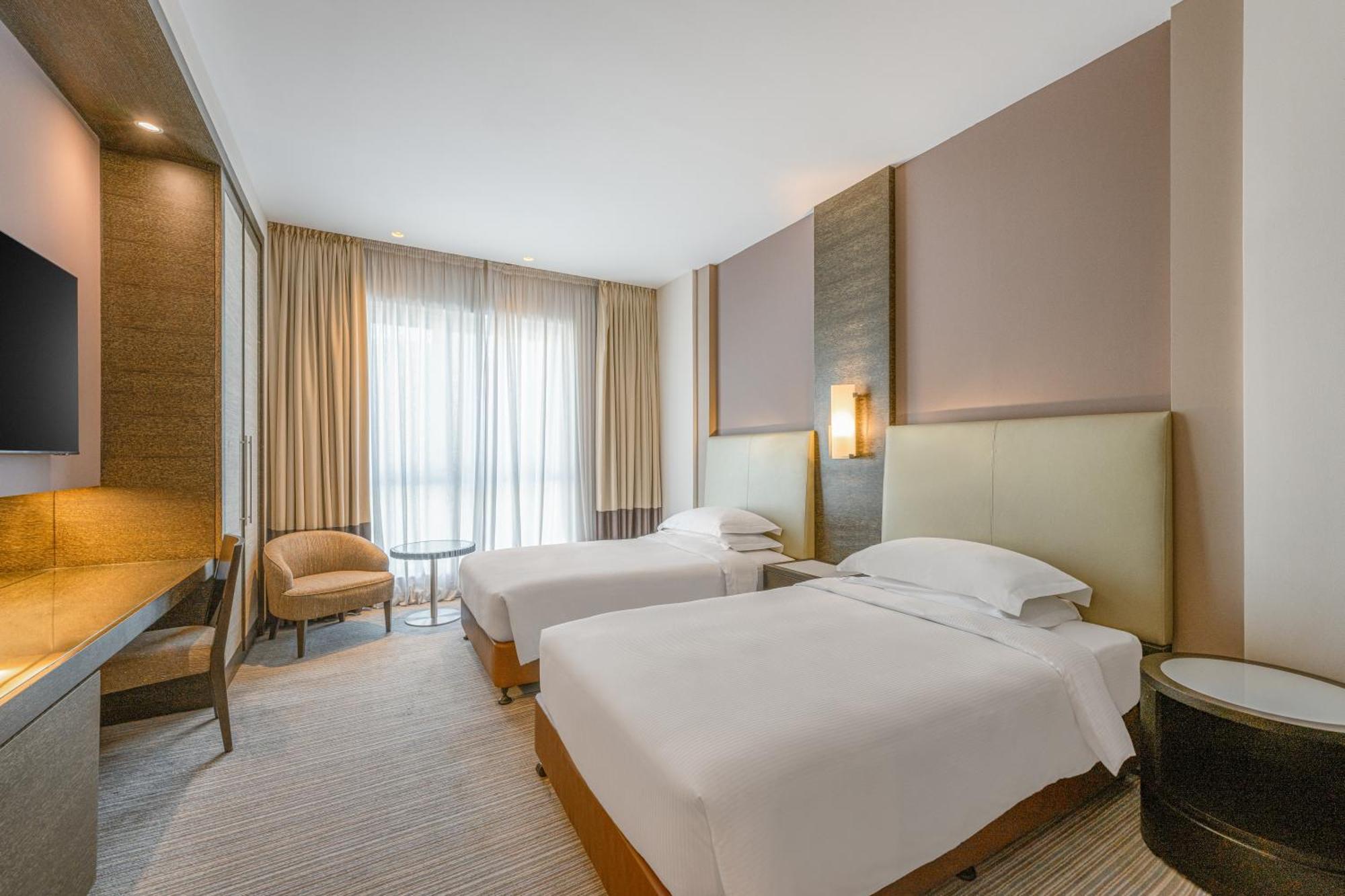 Four Points By Sheraton Аль-Айн Экстерьер фото Deluxe Room